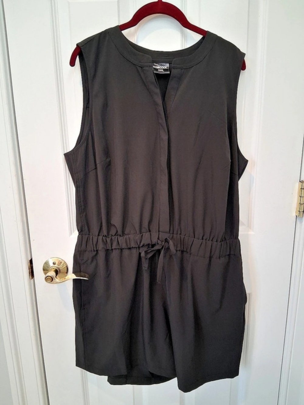 32 Degrees COOL Black Sleeveless Romper Size Large Like New
